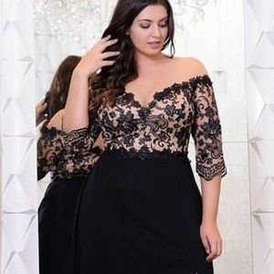 Elegant Black Lace Applique Floor Length Dress
